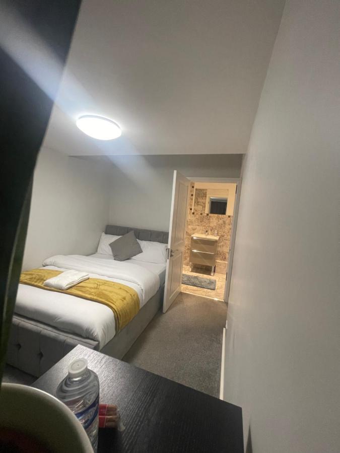 Beautiful En-Suite Bedroom Ipswich Exterior photo