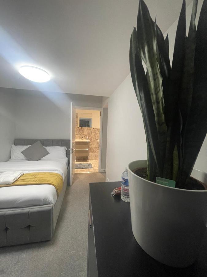 Beautiful En-Suite Bedroom Ipswich Exterior photo