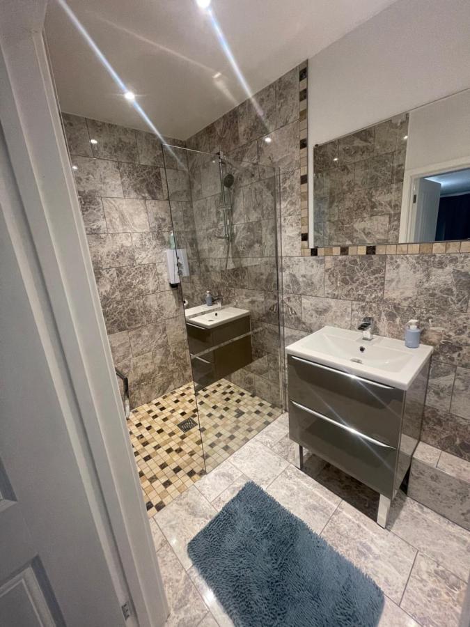 Beautiful En-Suite Bedroom Ipswich Exterior photo