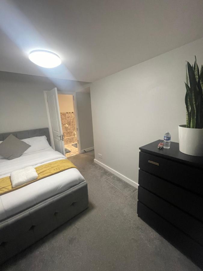 Beautiful En-Suite Bedroom Ipswich Exterior photo